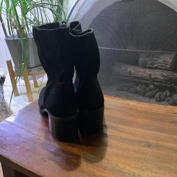 Steve Madden Romney Bootie Balck Suede size 6.5 - Picture 3 of 8